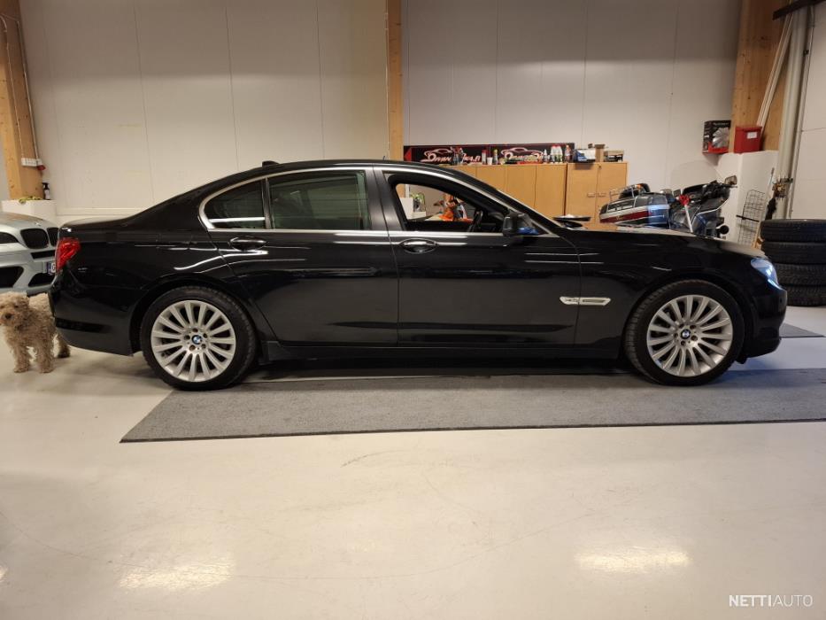 BMW 740 2012