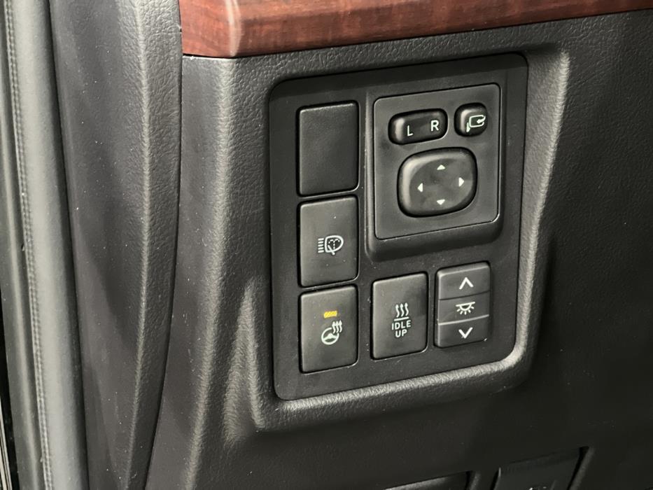 TOYOTA LAND CRUISER 2016