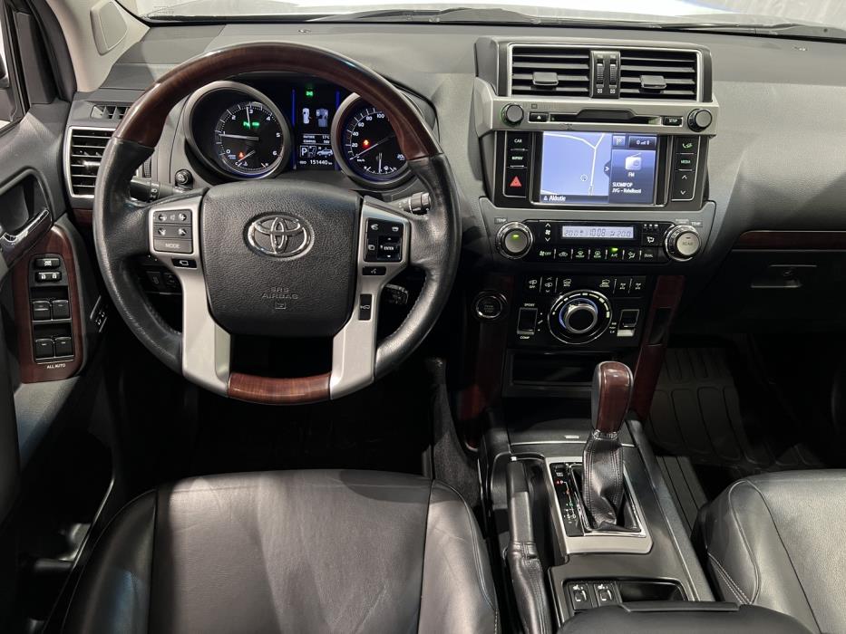 TOYOTA LAND CRUISER 2016