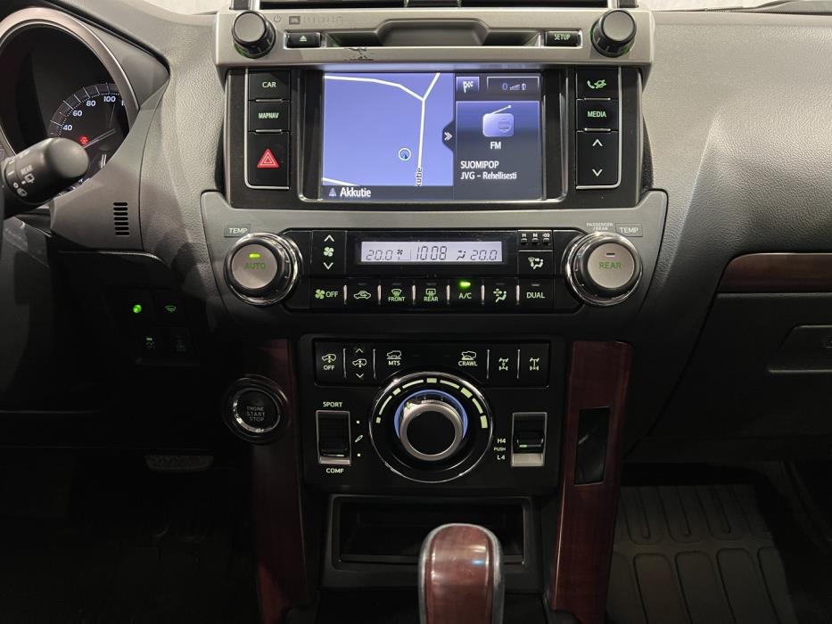 TOYOTA LAND CRUISER 2016