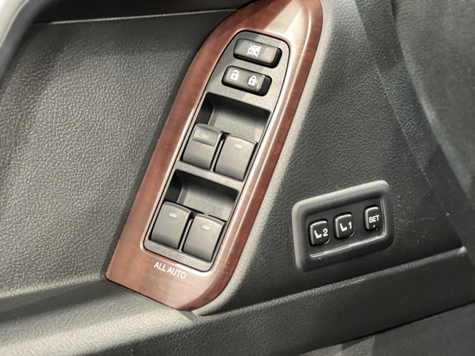 TOYOTA LAND CRUISER 2016