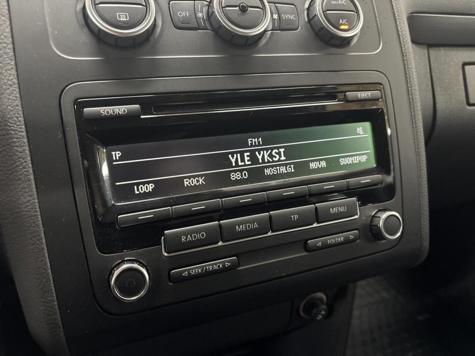 VOLKSWAGEN Touran 2013