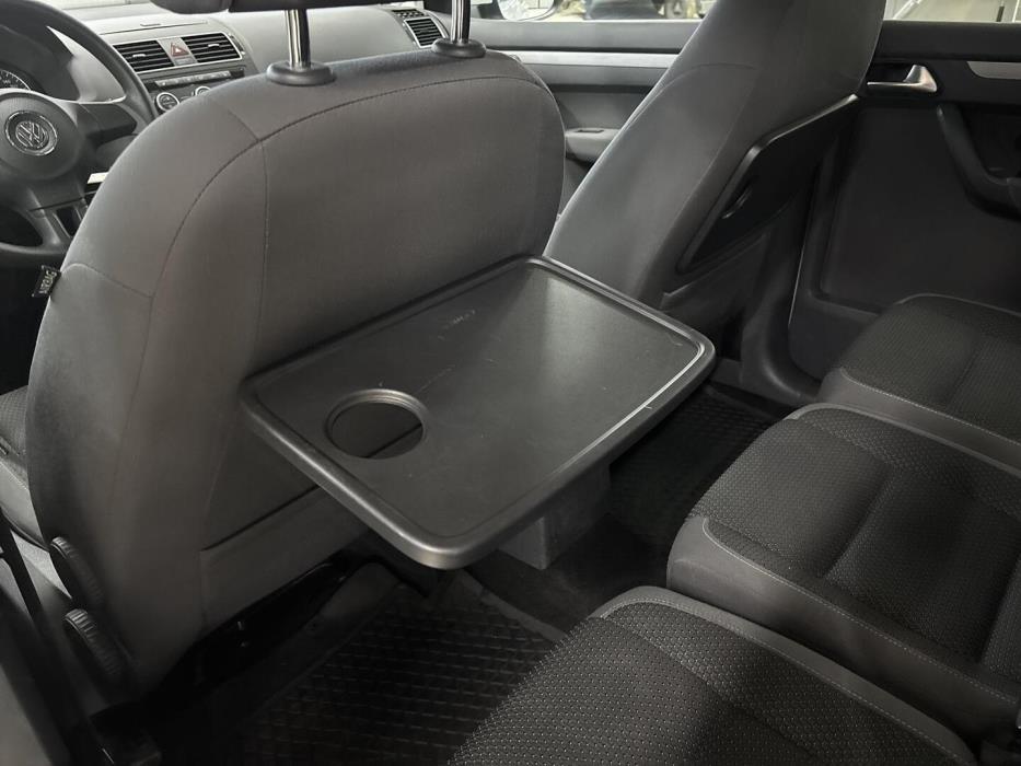 VOLKSWAGEN Touran 2013
