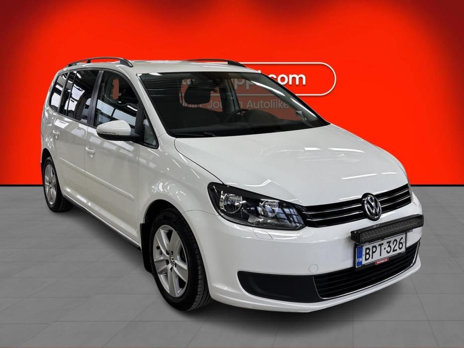 VOLKSWAGEN Touran 2013