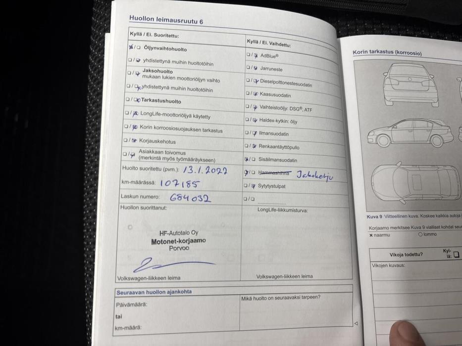 VOLKSWAGEN Touran 2013