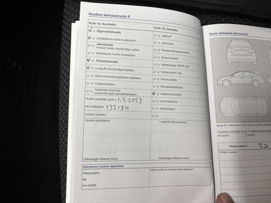 VOLKSWAGEN Touran 2013