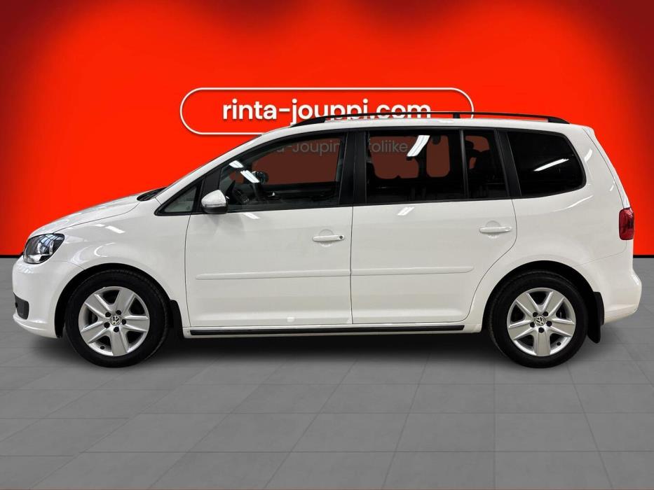 VOLKSWAGEN Touran 2013