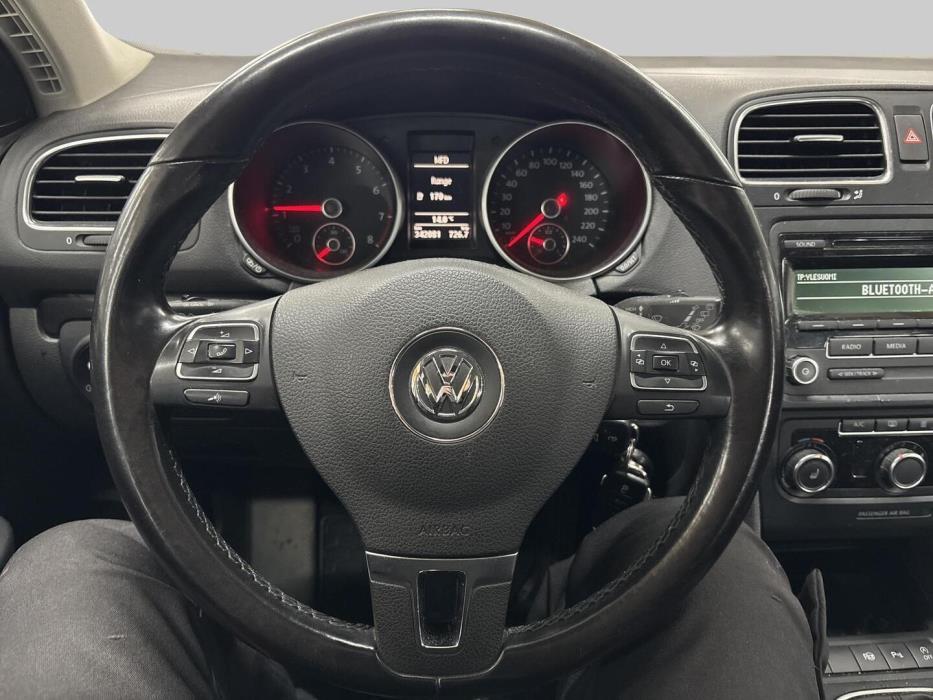 VOLKSWAGEN Golf 2012
