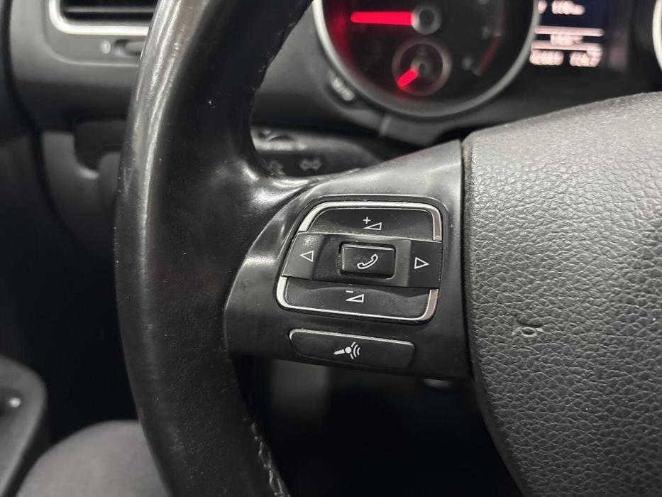 VOLKSWAGEN Golf 2012