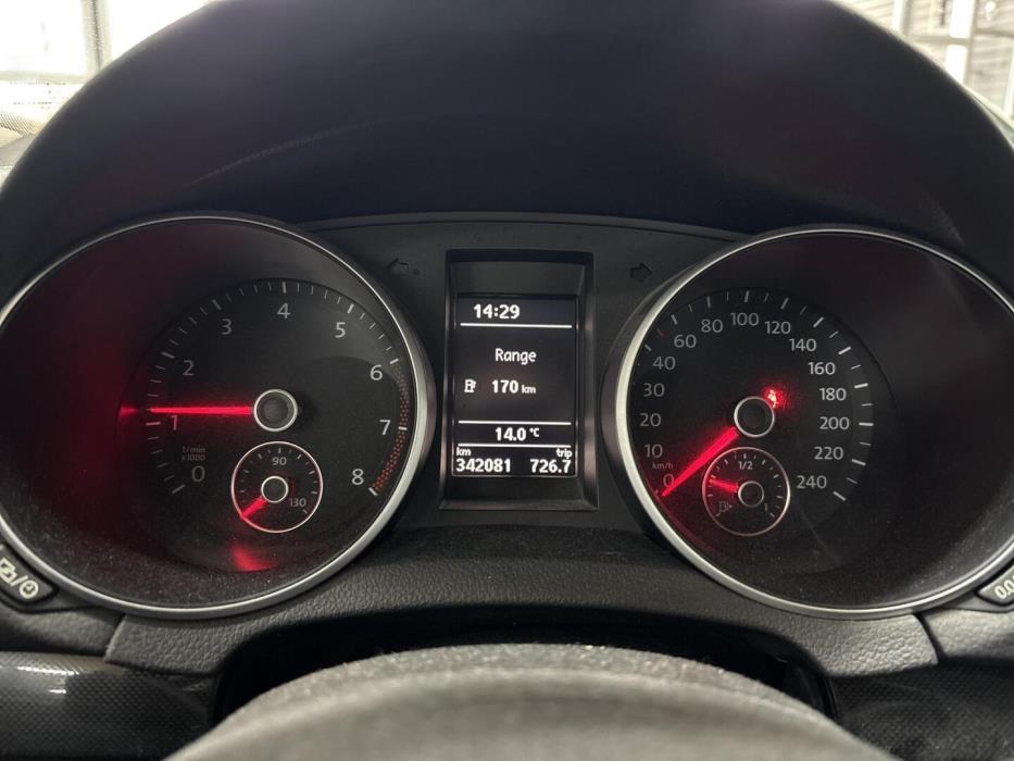 VOLKSWAGEN Golf 2012