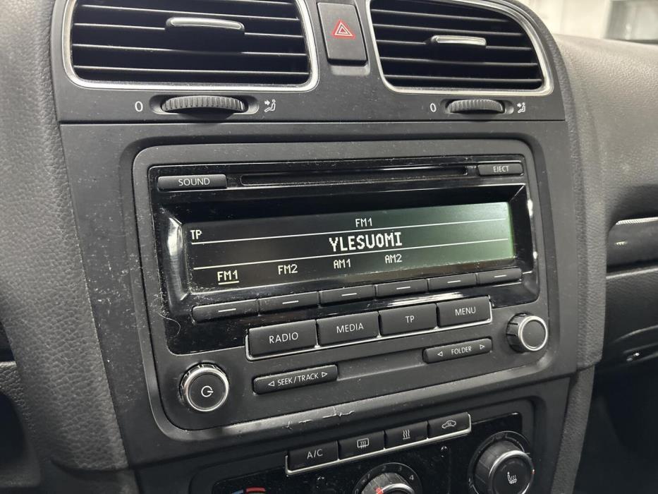 VOLKSWAGEN Golf 2012