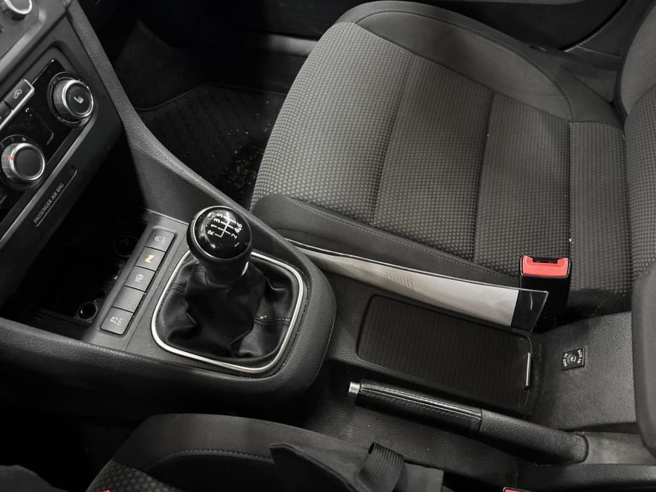 VOLKSWAGEN Golf 2012