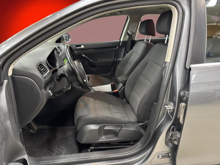 VOLKSWAGEN Golf 2012