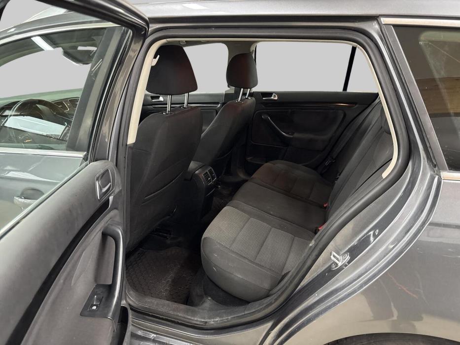 VOLKSWAGEN Golf 2012