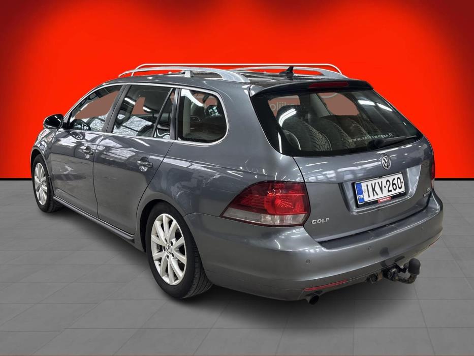 VOLKSWAGEN Golf 2012