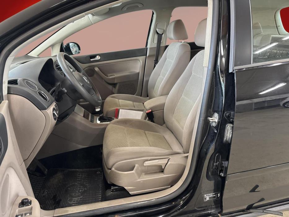 VOLKSWAGEN Golf Plus 2011