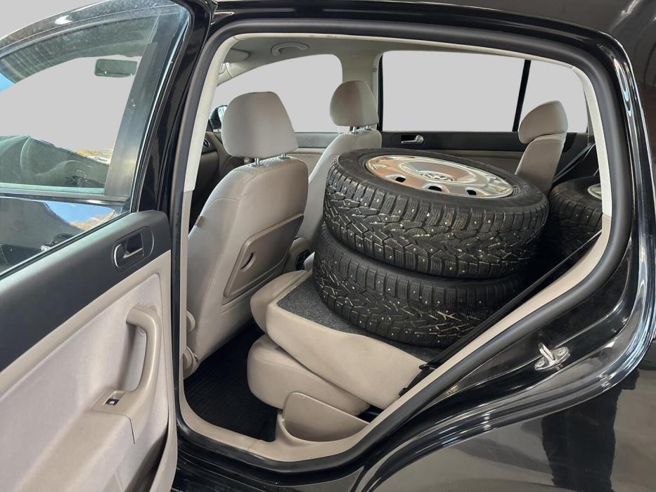 VOLKSWAGEN Golf Plus 2011