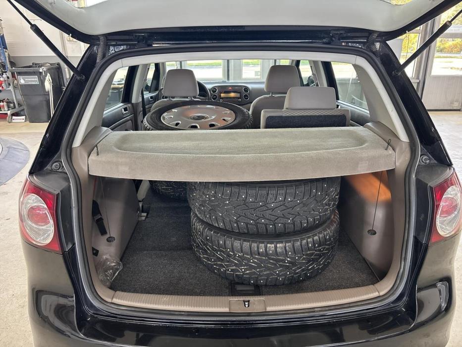 VOLKSWAGEN Golf Plus 2011