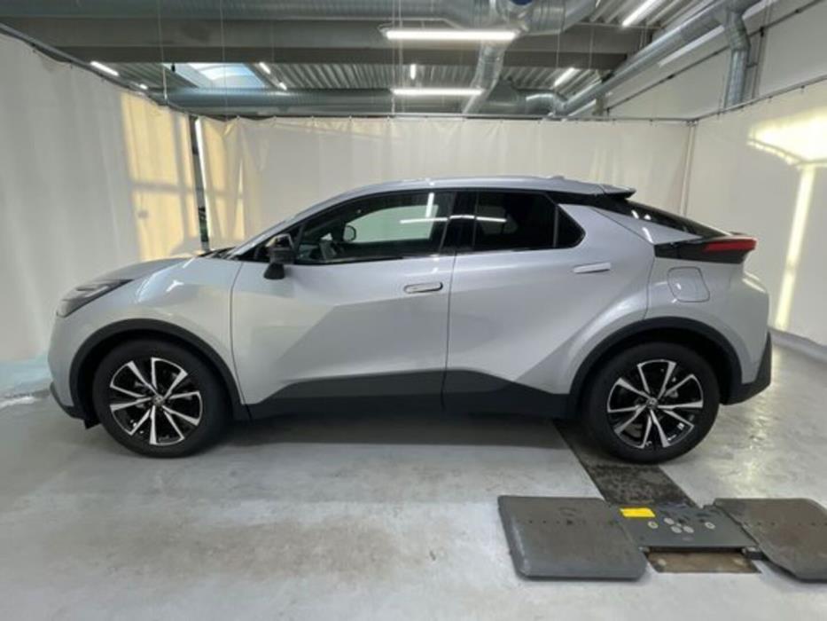TOYOTA C-HR 2025