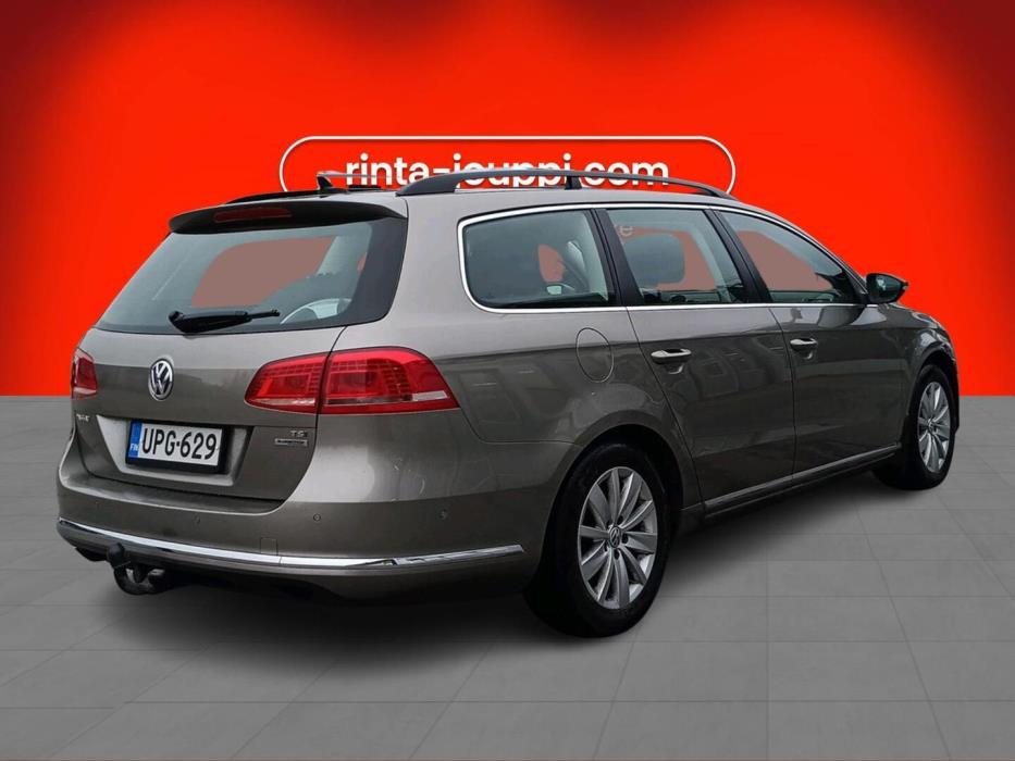 VOLKSWAGEN PASSAT 2012