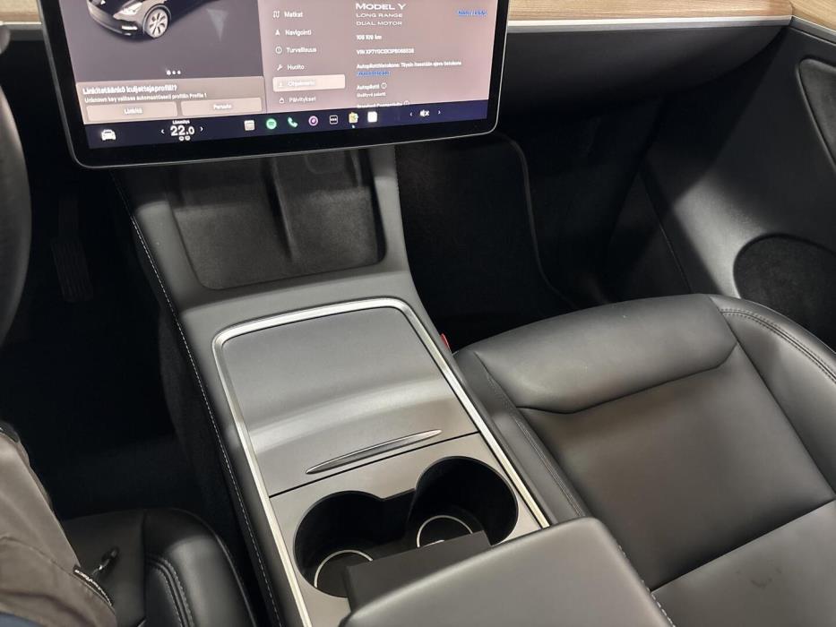 TESLA MODEL Y 2023