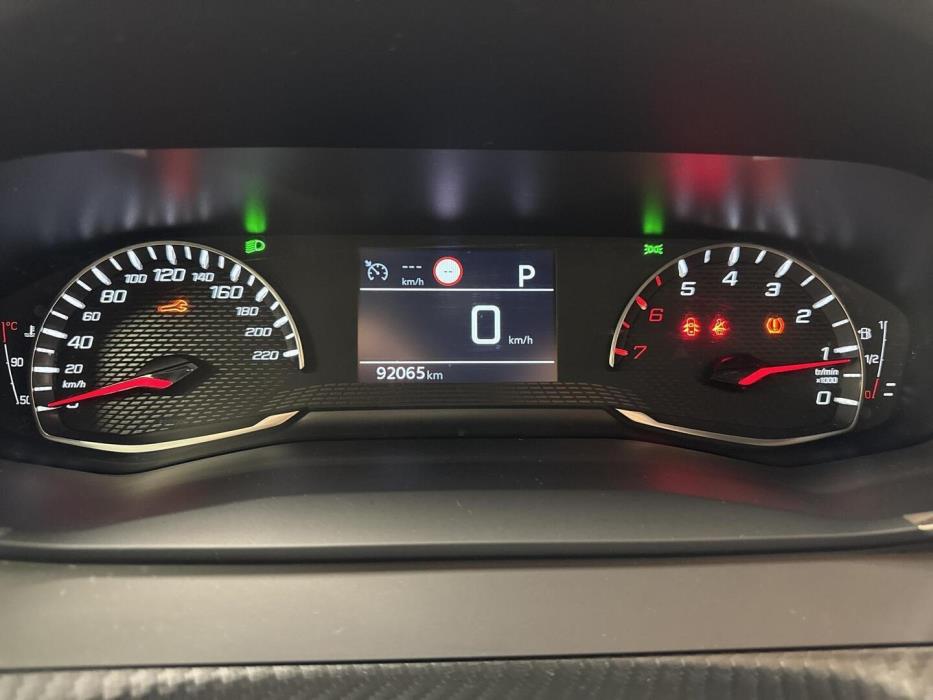 PEUGEOT 2008 2021