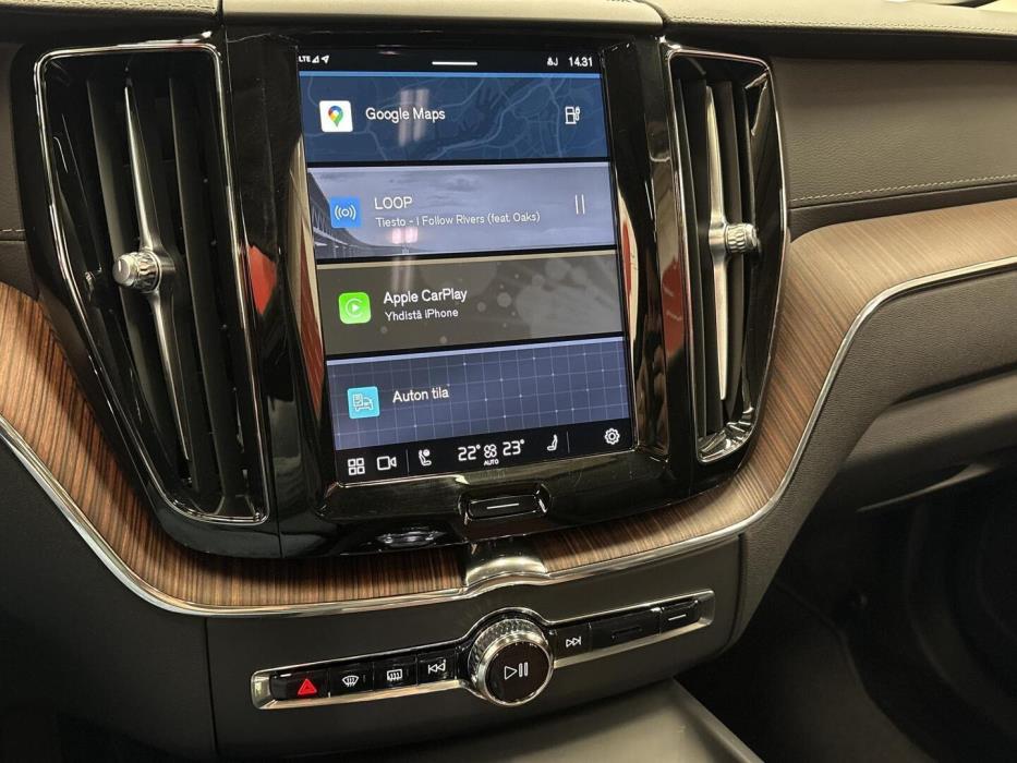 VOLVO XC60 2024