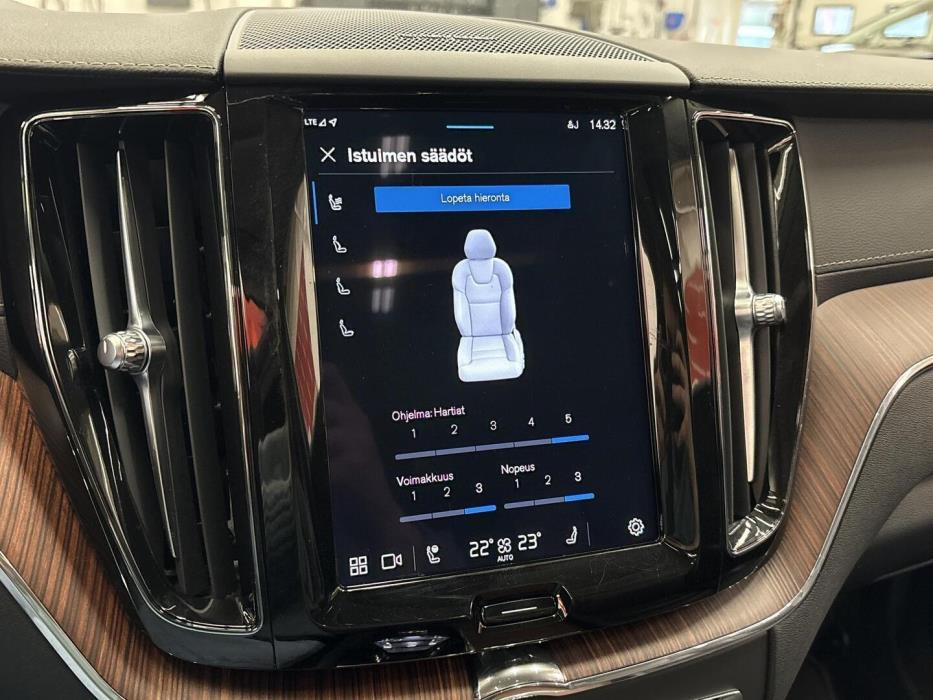 VOLVO XC60 2024