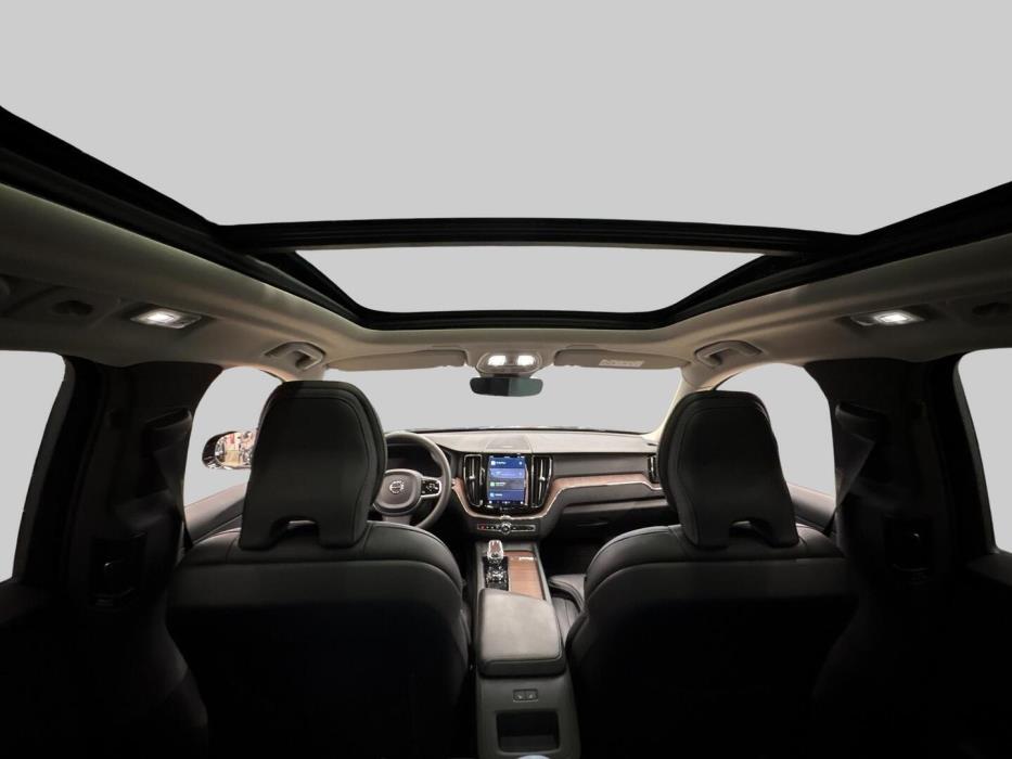 VOLVO XC60 2024