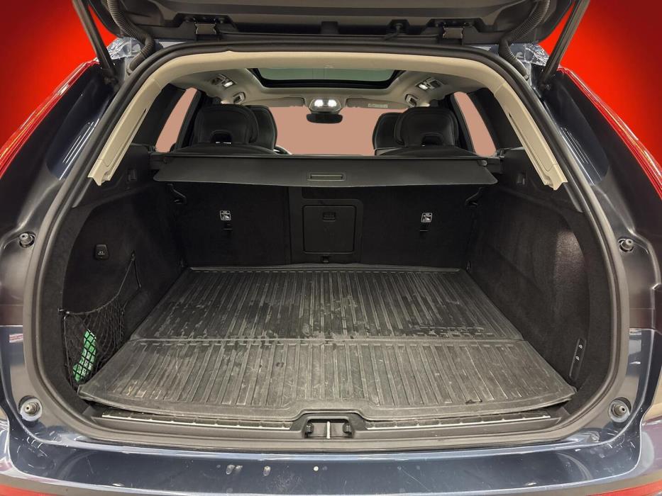 VOLVO XC60 2024