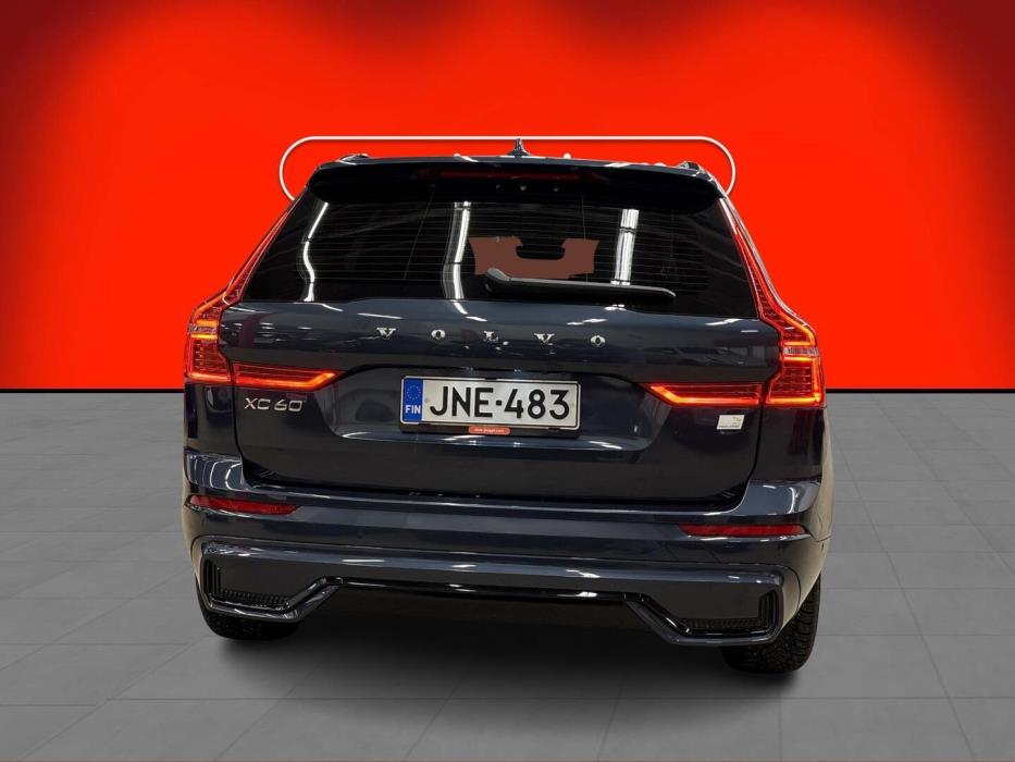 VOLVO XC60 2024