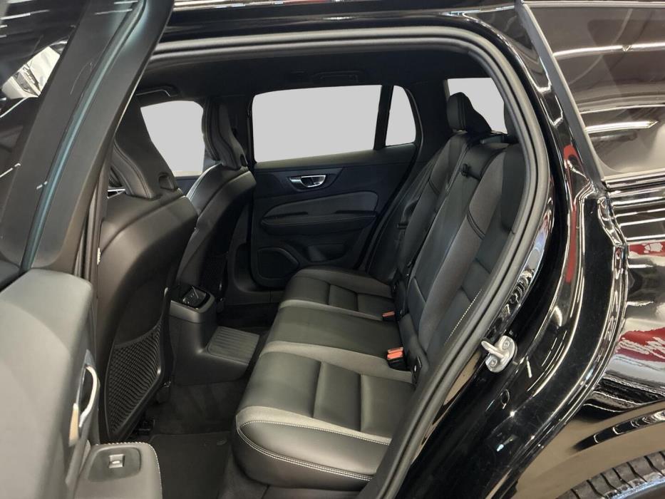 VOLVO V60 2023
