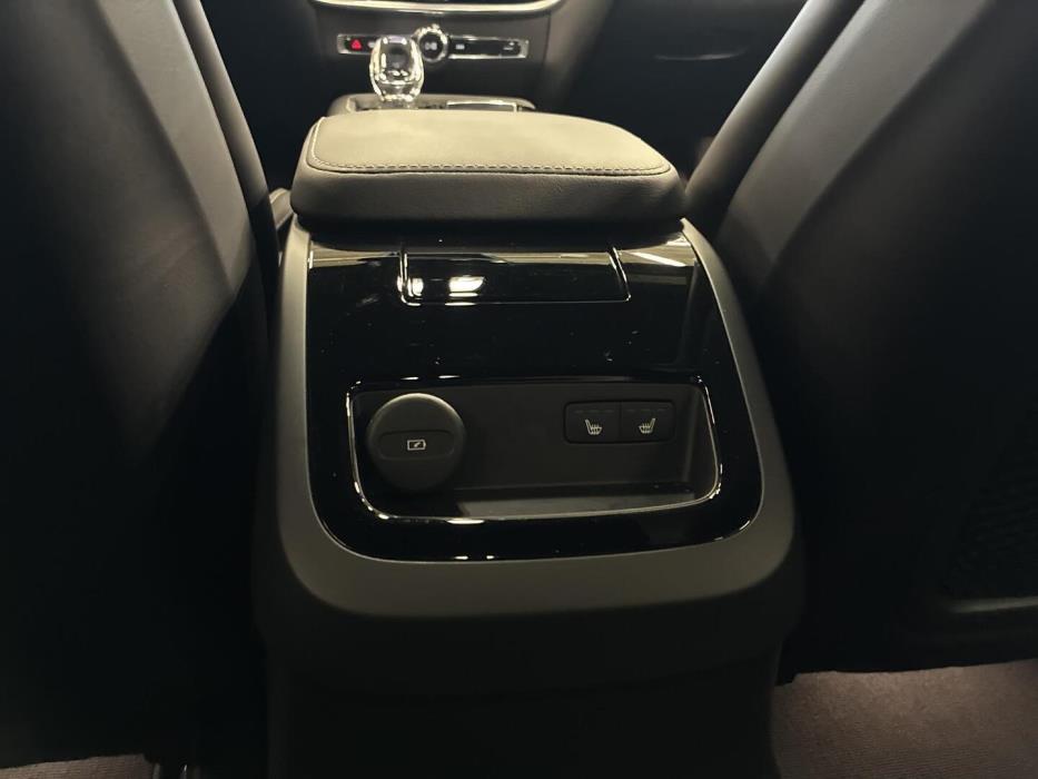 VOLVO V60 2023