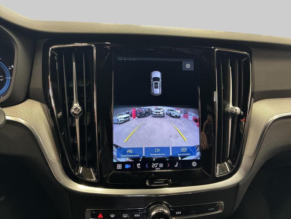 VOLVO V60 2023