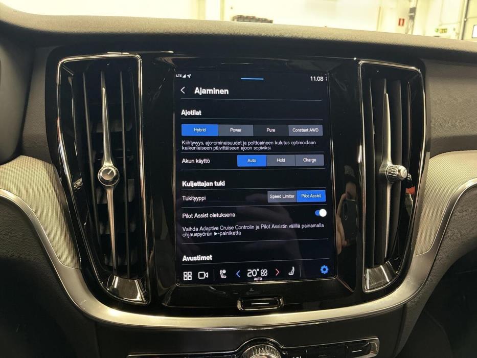 VOLVO V60 2023