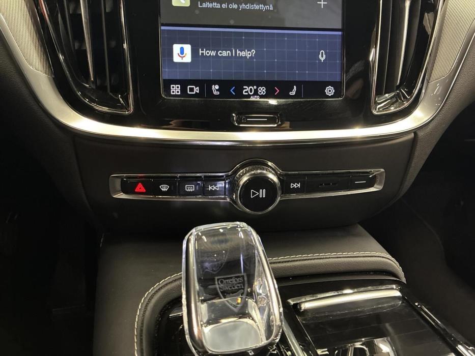 VOLVO V60 2023