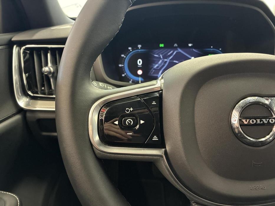 VOLVO V60 2023