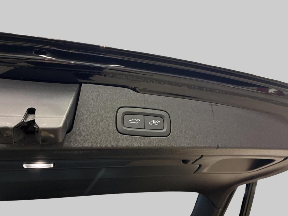 VOLVO V60 2023