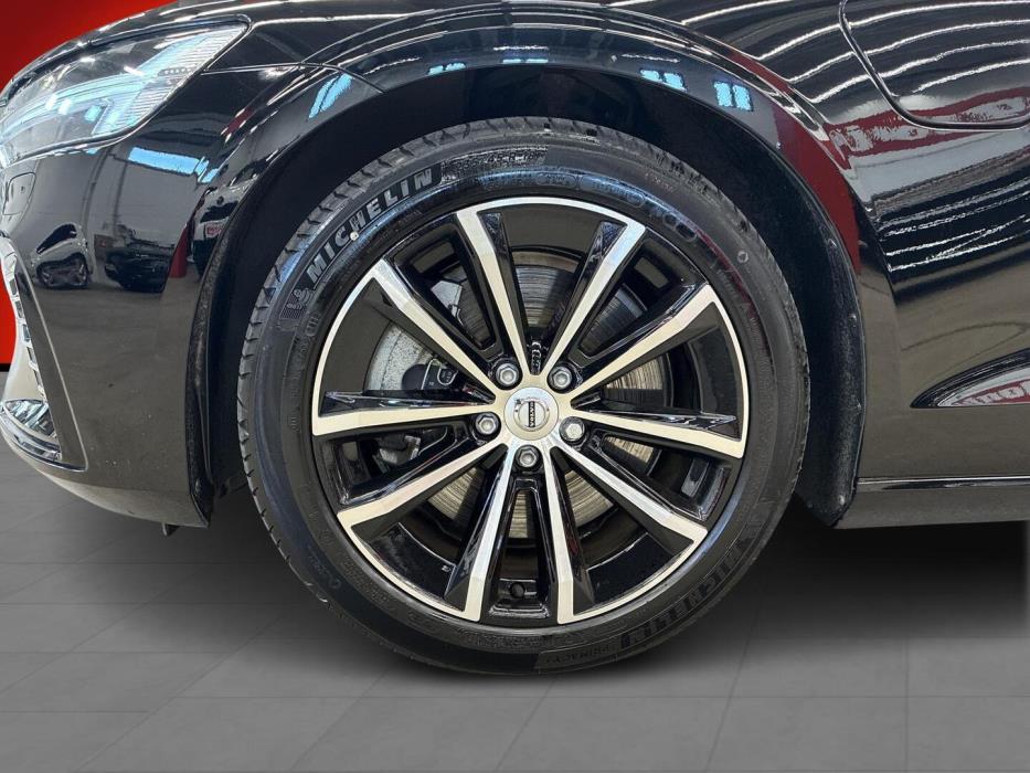 VOLVO V60 2023