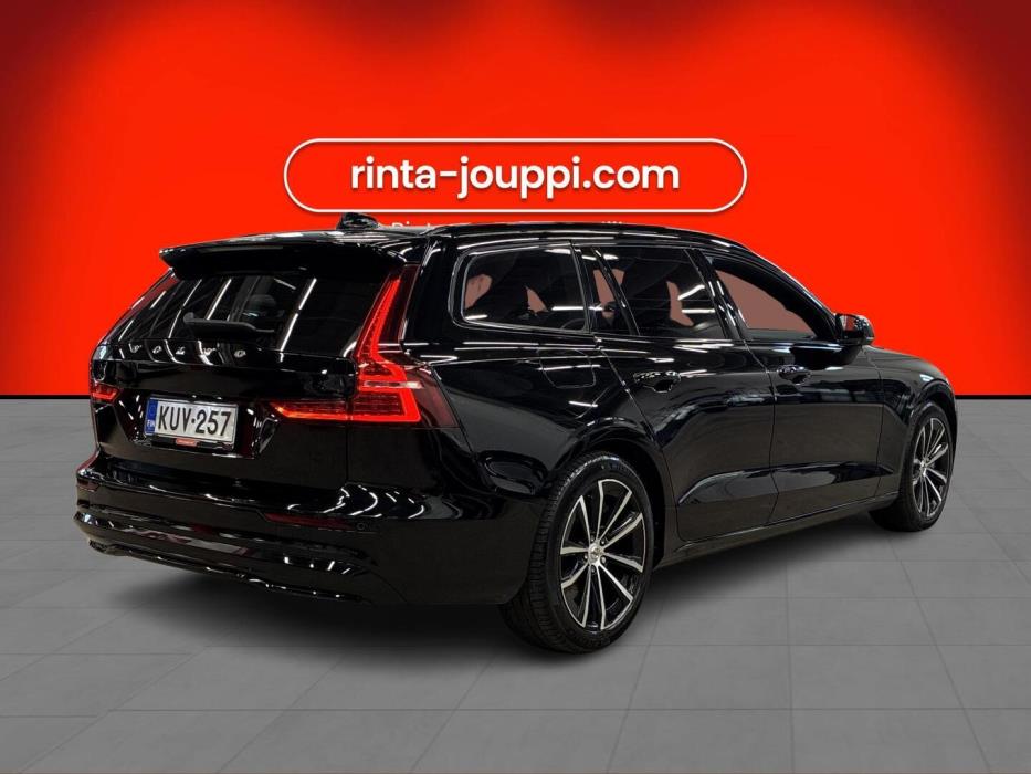 VOLVO V60 2023