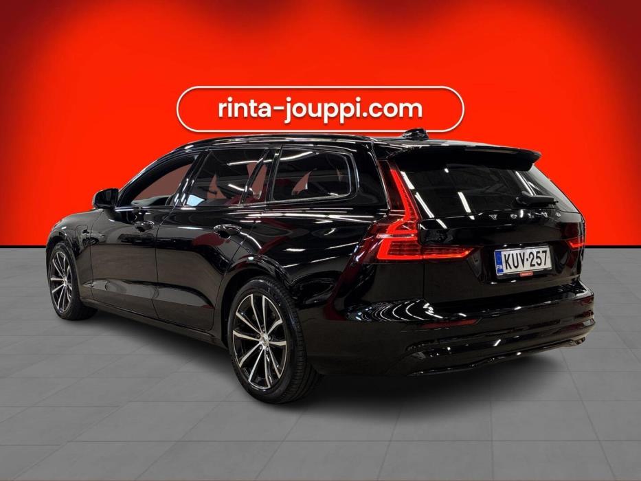 VOLVO V60 2023