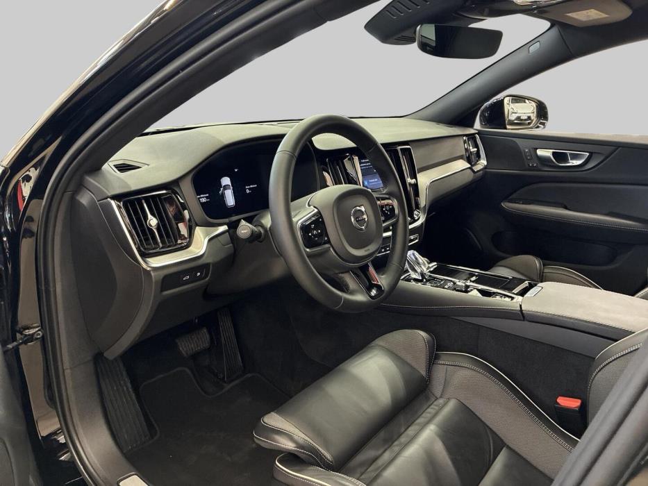 VOLVO V60 2023