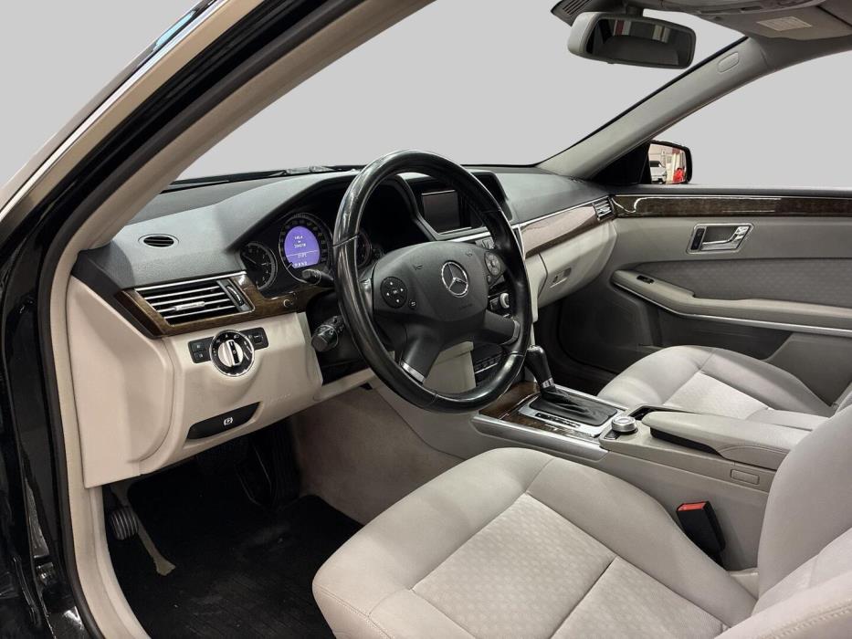 MERCEDES-BENZ E 2010