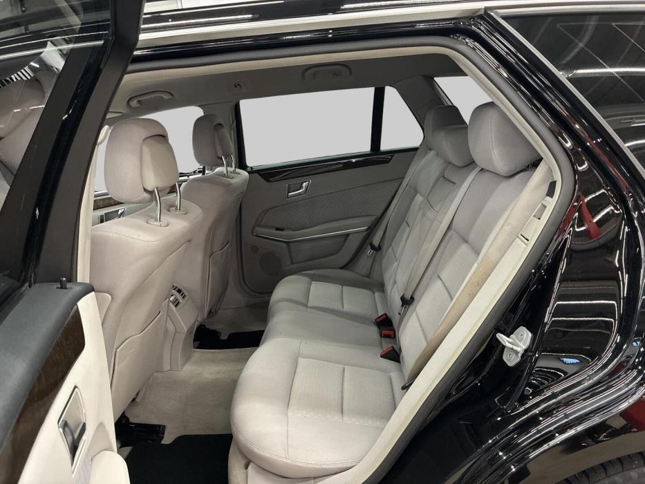 MERCEDES-BENZ E 2010