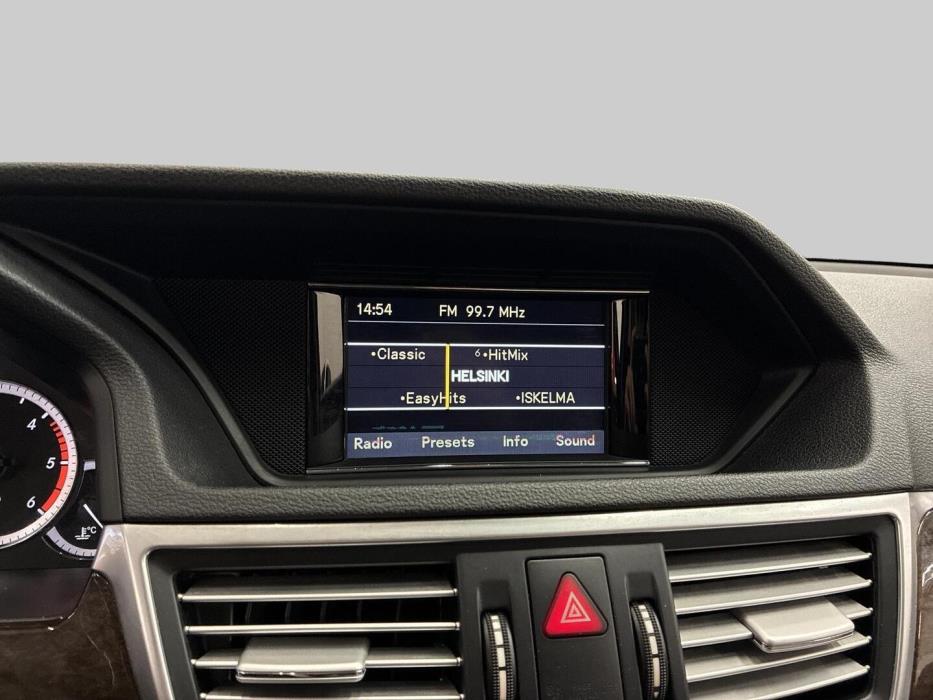 MERCEDES-BENZ E 2010