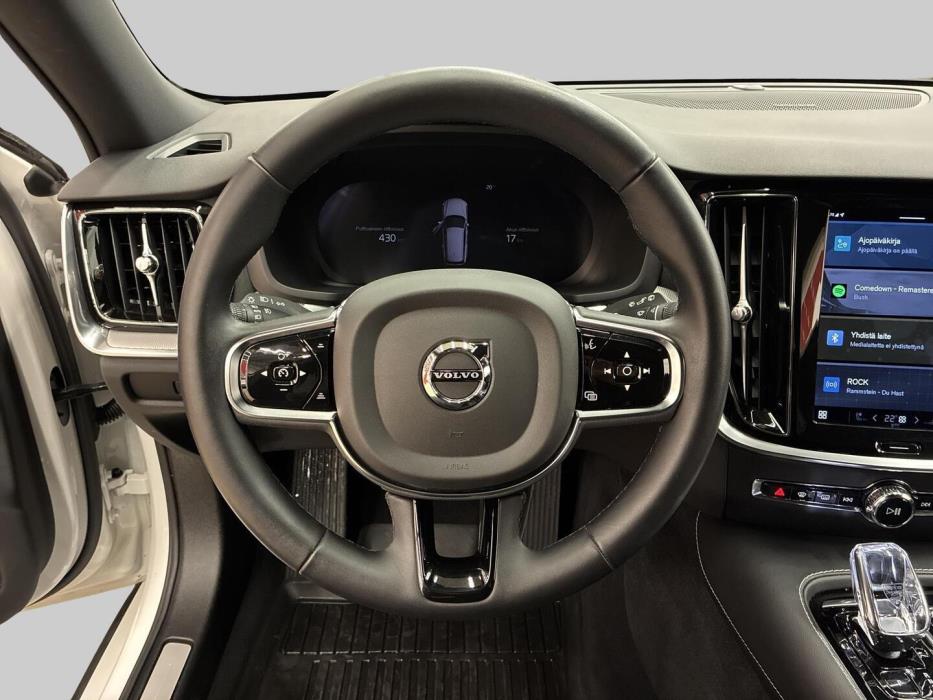 VOLVO V60 2023