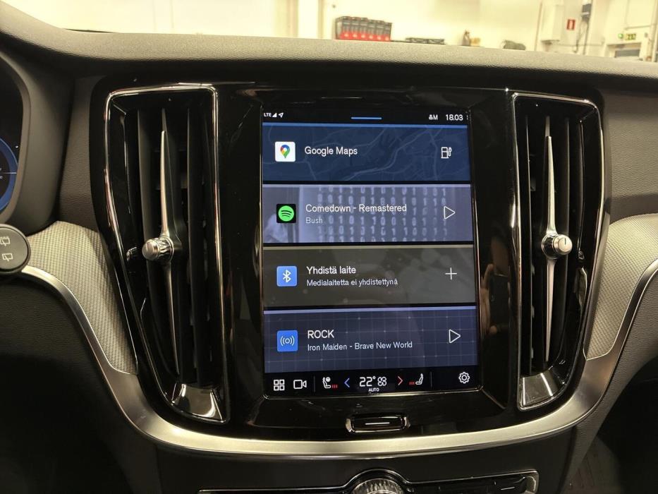 VOLVO V60 2023
