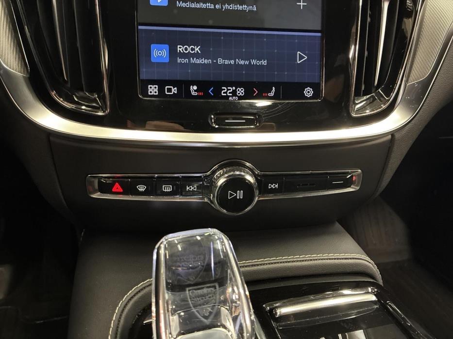 VOLVO V60 2023