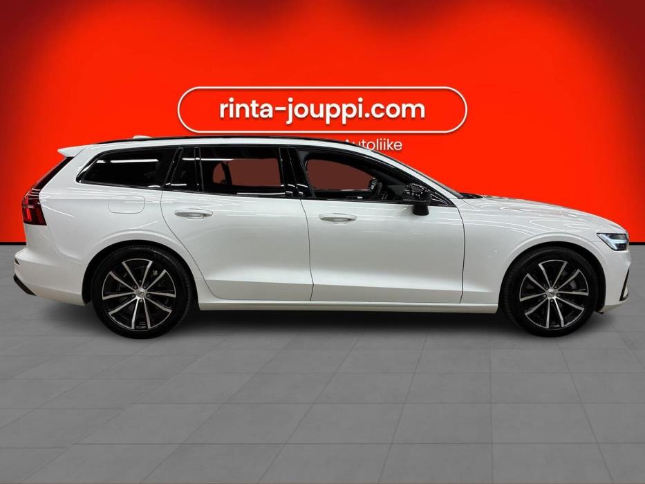 VOLVO V60 2023