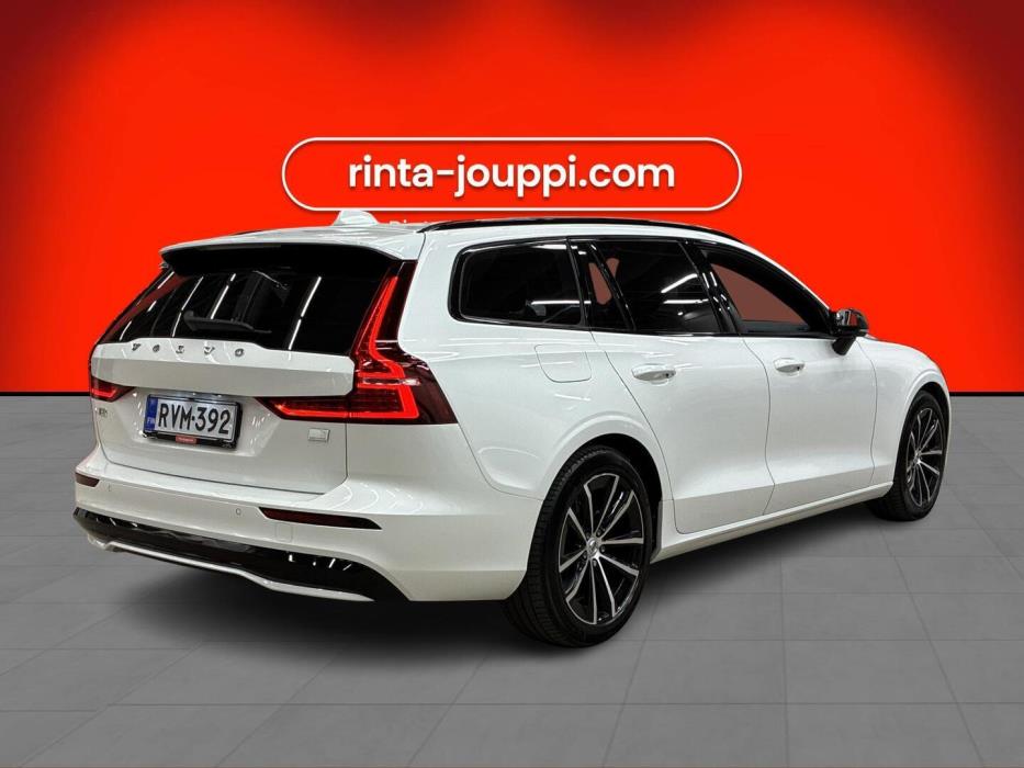 VOLVO V60 2023